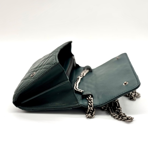 KURT GEIGER Brixton Lock Charm Green Leather Chain Wallet NWOT - Picture 4 of 8